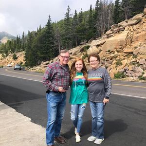 Meet your Posher, Larissa